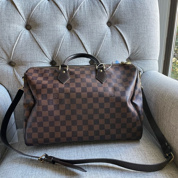 Authentic Louis Vuitton Speedy Bandouliere 35 - Picture 2 of 16
